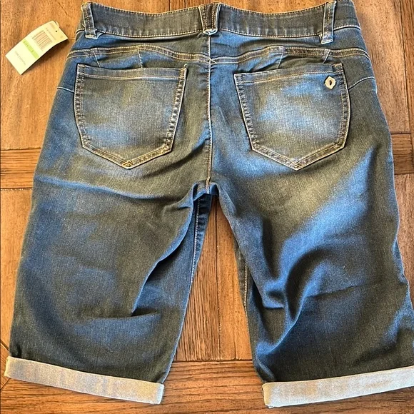 Democracy Ab Solution Blue Denim Shorts - Picture 2 of 4